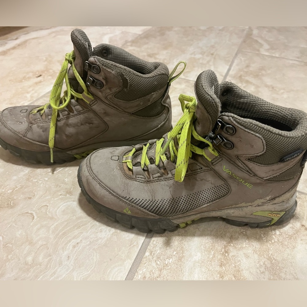 vasque hiking boots size 7